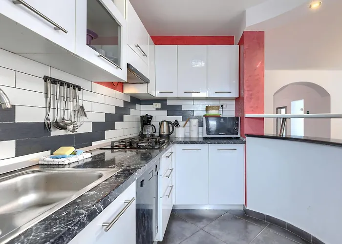 Jadreski By Interhome * بولا