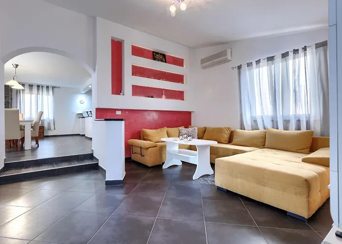Jadreski By Interhome بولا