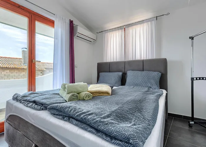 Jadreski By Interhome Pula