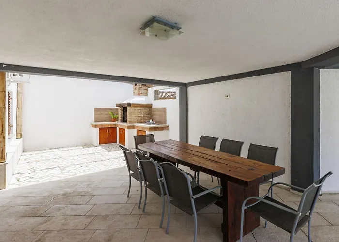 Jadreski By Interhome * Pula