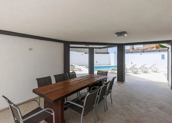 Jadreski By Interhome Tatil Evi Pula